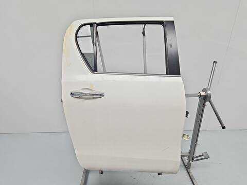 Puerta Trasera Derecha Toyota Hilux DOBLE CABINA DLX 4X4 149CV 110KW