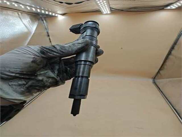 Foto 1ª: Inyectores Bmw Serie 3 315 2.0 320D [2.0 LTR. - 110 KW 16V DIESEL CAT]