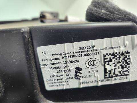 Foto 2ª: Guantera Mercedes Clase G 230 GLC 250 D 4MATIC 253.909) 204CV 150KW [651921] (2024)