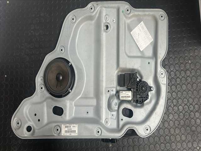 Foto 1ª: Elevalunas Eléctrico Trasero Derecho Volkswagen Touran 2.0 TDI [D/BKD] (2005)