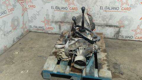 Foto 2ª: Caja Cambios Nissan Navara CHALLENGE 4X4 133CV 98KW PICK-UP D22) CABINA DOBLE [YD25DDTI] (2005)