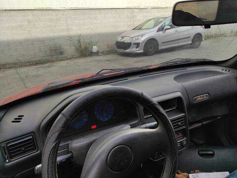Foto 1ª: Salpicadero Peugeot 106 HDZ (1996)