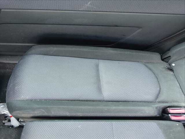 Foto 2ª: Asientos Traseros Mazda 5 RF7J BERLINA (2006)