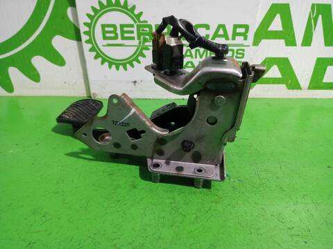Foto 2ª: Pedal Freno Nissan Juke ACENTA 117CV [HR16DE] (2010)