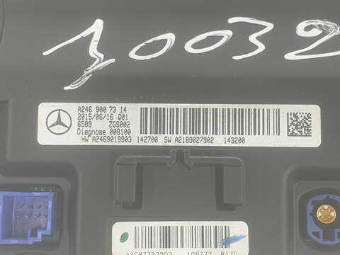 Foto 2ª: Pantalla Multifuncion Mercedes Clase C 160 CLA 200 CDI 117.308) (2014)