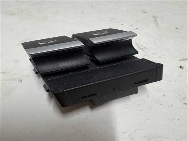 Foto 3ª: Botonera Elevalunas Audi A5 COUPE (2017)