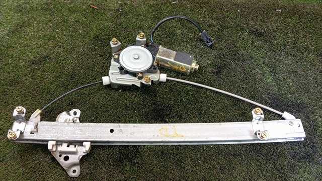Foto 2ª: Elevalunas Eléctrico Trasero Derecho Nissan Navara 2.5 TD D22 133CV 4X4 [YD25] (2005)