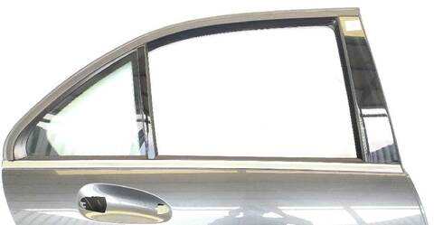 Foto 2ª: Puerta Trasera Derecha Mercedes Clase C 160 C 220 CDI 204.008) (2007)