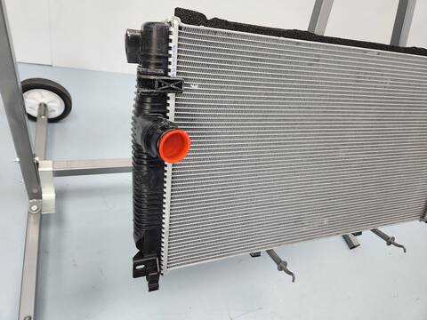 Foto 3ª: Radiador Motor Bmw Serie 3 315 330D XDRIVE SPORT LINE 4P) BERLINA 265CV [B57D30A] (2022)