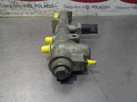 Foto 3ª: Rampa Inyectora Jeep Cherokee 2.5 CRD BASICO 143CV 105KW [99B] (2002)