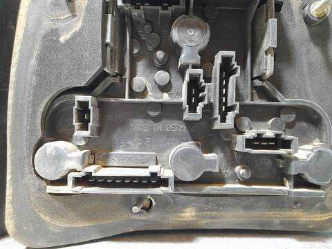 Foto 3ª: Piloto Trasero Derecho Volkswagen Golf 1.6 BERLINA 75CV 55KW [AEE] (1996)