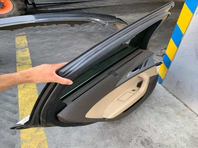 Foto 2ª: Puerta Trasera Izquierda Audi A6 2.8I V6 204CV AVANT BERLINA 0CV [CHVA] (2011)