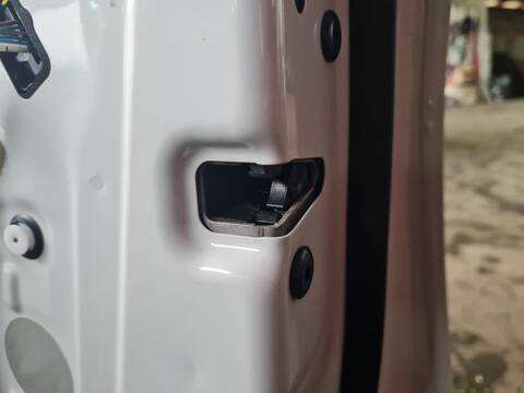 Foto 1ª: Cerradura Puerta Delantera Derecha Skoda Octavia AMBITION PLUS 149CV 110KW [DTTC] (2024)