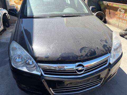 Foto 3ª: Capot Opel Astra Z17DTR BERLINA (2010)