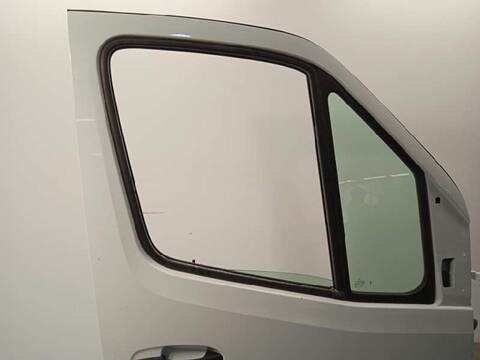 Foto 3ª: Puerta Delantera Derecha Mercedes Sprinter 419 CDI RWD 907.643 907.645 907.647) 190CV 140KW FURGONETA [654920] (2024)