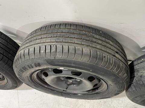 Foto 3ª: Juego LLantas Seat Leon STELLA 75CV [AXP] (1999)