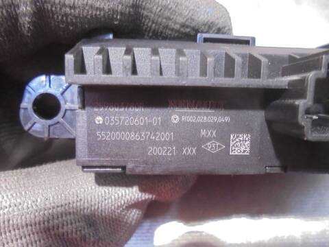 Foto 4ª: Mando Multifuncion Renault Clio BUSINESS 86CV 63KW [K9K] (2020)