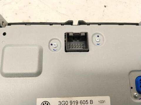 Foto 3ª: Pantalla Multifuncion Volkswagen Touran 1.6 TDI 115CV [DGDA] (2015)