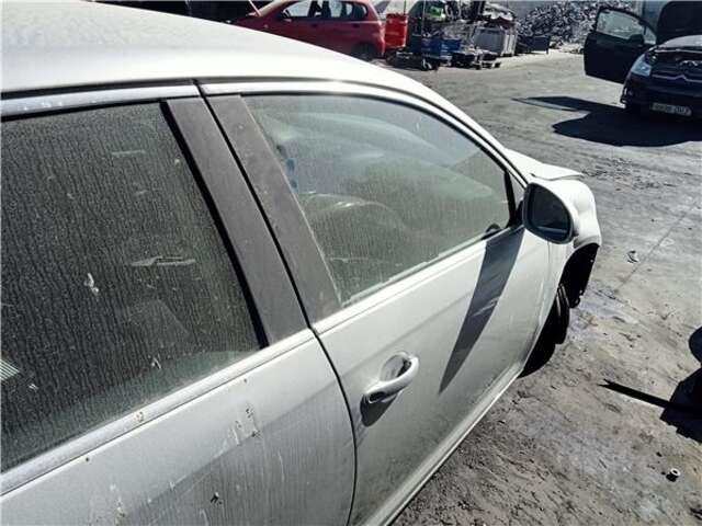 Puerta Delantera Derecha Volkswagen Jetta 1.9 EDITION [1.9 LTR. - 77 KW TDI]