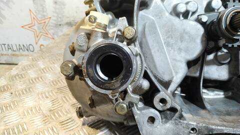 Foto 2ª: Caja Cambios Peugeot 205 1.8 D GENERATION BERLINA 60CV 44KW [A9A] (1997)