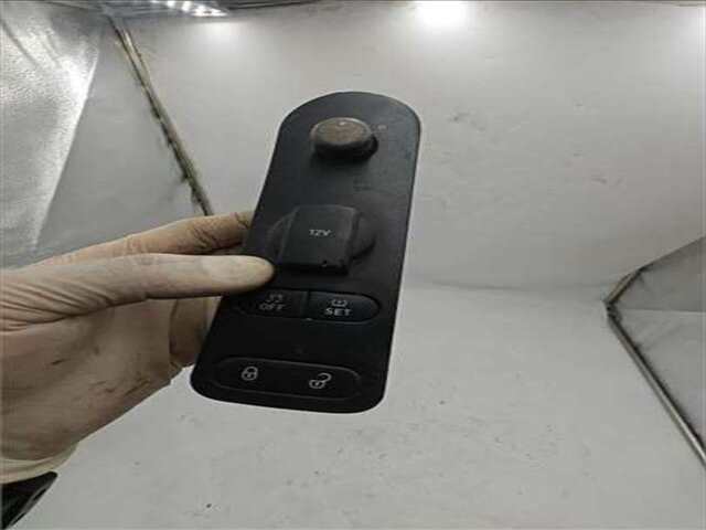 Foto 3ª: Centralita Motor ECU Seat Leon 1.9 ERENCE ECOMOTIVE [1.9 LTR. - 77 KW TDI] [BLS]