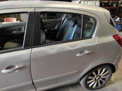 Foto 1ª: Puerta Trasera Izquierda Opel Corsa Z13DTJ (2008)