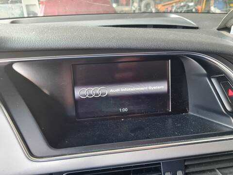 Foto 4ª: Pantalla Multifuncion Audi A5 2.0 TFSI 132KW) COUPE 180CV [CDNB] (2011)