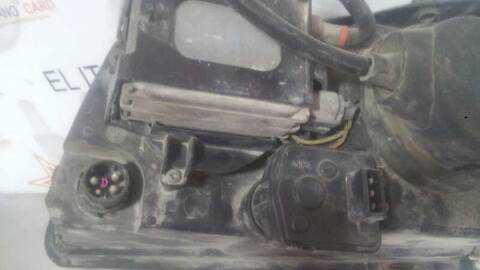 Foto 4ª: Faro Derecho Volkswagen Passat BERLINA 101CV 74KW (1996)