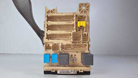 Caja Reles Fusibles Toyota Yaris 2SZFE