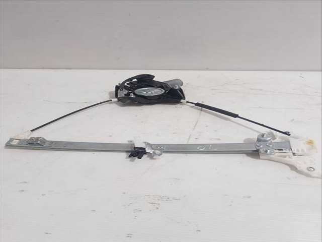 Foto 1ª: Elevalunas Manual Trasero Derecho Toyota Yaris 1.5 HYBRID MXPH11) 92CV 68KW [M15A-FXE] (2020)