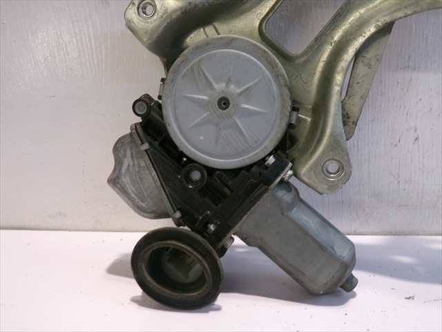 Foto 3ª: Elevalunas Eléctrico Trasero Izquierdo Toyota Prius 1.8 G HIBRIDO 2009-2012 [2ZR] (2010)
