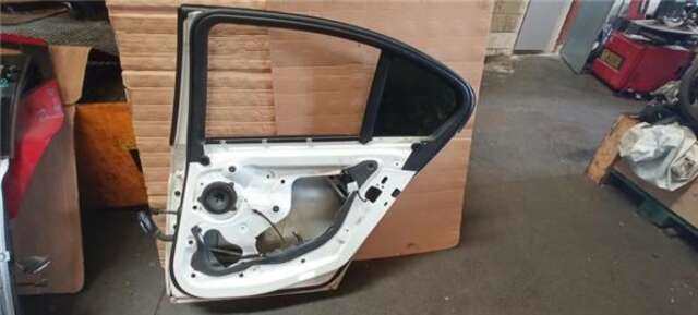 Foto 2ª: Puerta Trasera Derecha Bmw Serie 3 315 316 D [N47D20C]