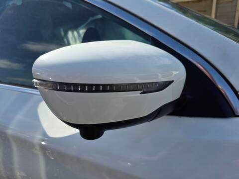 Retrovisor Derecho Nissan Qashqai TEKNA 4X4 131CV 96KW