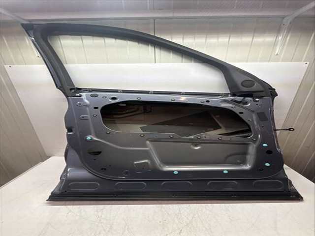 Foto 3ª: Puerta Delantera Izquierda Land Rover Discovery 150 CV 110KW [204DTY] (2021)