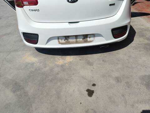 Foto 1ª: Paragolpes Trasero Kia Ceed D4FC CD) (2018)