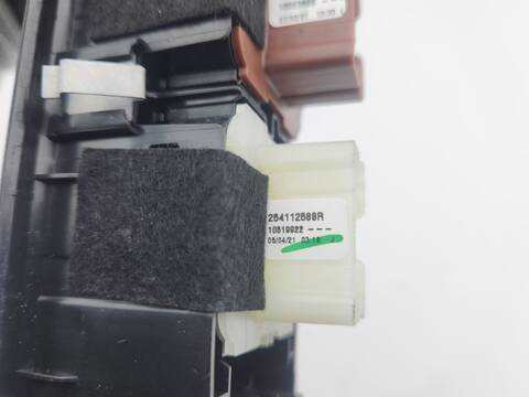 Foto 4ª: Botonera Elevalunas Dacia Sandero 1.0 TCE 90 91CV 67KW [H4D 470] (2021)