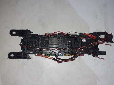 Foto 3ª: Caja Reles Fusibles Mercedes Clase V 200 136CV 100KW