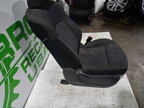Foto 3ª: Asiento Delantero Derecho Nissan Juke ACENTA 117CV 86KW [HR16DE] (2012)