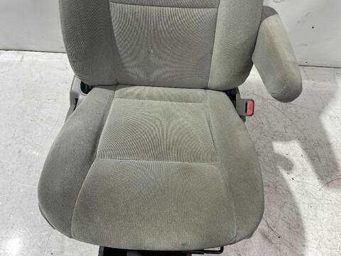 Foto 2ª: Asiento Delantero Derecho Kia Carnival 2.9 CRDI LX AUT. 144CV [J3] (2001)