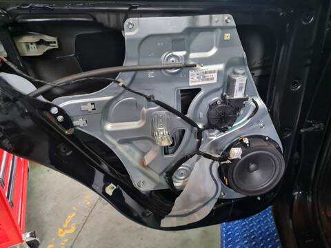 Elevalunas Manual Trasero Izquierdo Kia Sportage DRIVE 4X2 136CV 100KW