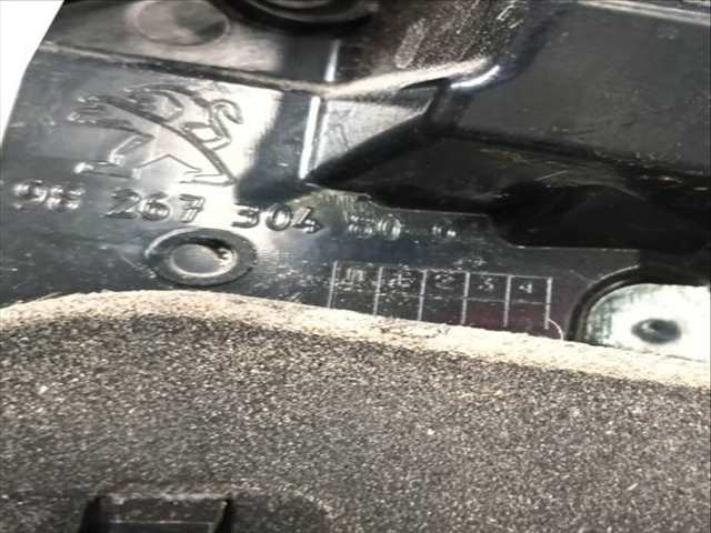 Foto 2ª: Piloto Trasero Izquierdo Peugeot 2008 1.2 PURETECH 82 (2013)