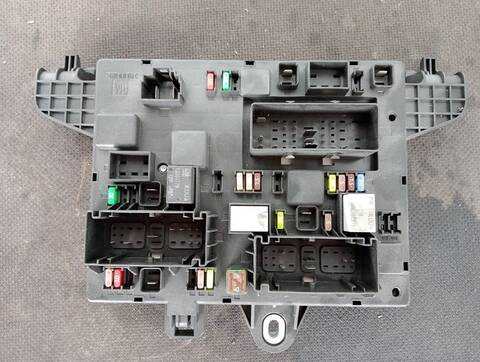 Caja Reles Fusibles Opel Astra SPORTIVE 1.6 16V SIDI TURBO 200CV