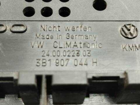 Foto 2ª: Mando Climatizador Volkswagen Passat 1.9 TDI BERLINA 130CV 96KW [AWX] (2003)