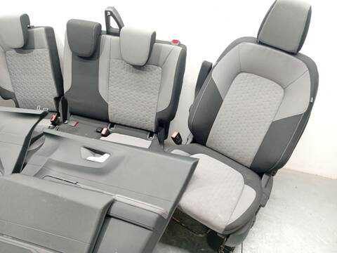 Foto 3ª: Asientos Traseros Ford Tourneo 1.0 ECOBOOST 125CV 92KW [B7NB] (2024)