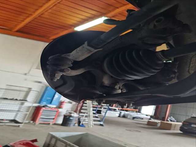 Mangueta Delantera Izquierda Volkswagen Golf 1.6 TDI 105CV 77KW