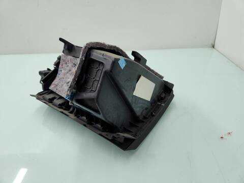 Foto 2ª: Guantera Mercedes Clase C 160 CLA 200 CDI 117.308) 136CV 100KW [651930] (2015)
