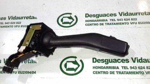 Foto 2ª: Mando Multifuncion Volkswagen Touran HIGHLINE 140CV 103KW [BKD] (2005)