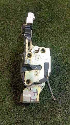 Cerradura Puerta Trasera Izquierda Toyota 4 Runner 3.0 T DIESEL