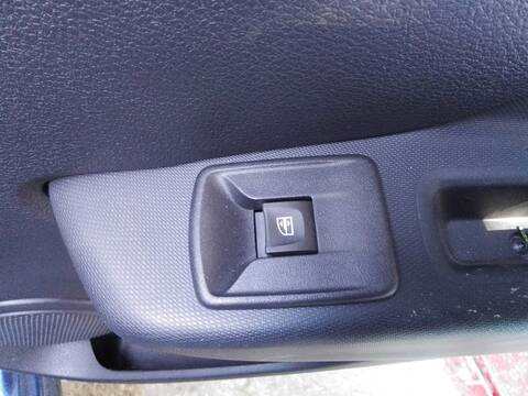Botonera Elevalunas Dacia Sandero COMFORT 95CV 70KW