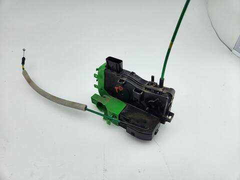 Cerradura Puerta Trasera Derecha Hyundai i40 STYLE 141CV 104KW